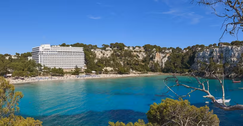 Melià abre en mayo dos de sus hoteles en Menorca
