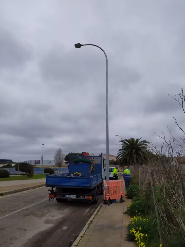 Maó arregla el alumbrado del polígono industrial