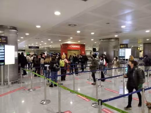 ¿Cómo se evitará el colapso en el aeropuerto cuando se controle la llegada de turistas?