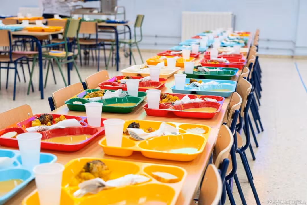 Monitoras de comedores escolares de Menorca se forman en alimentación saludable y sostenible