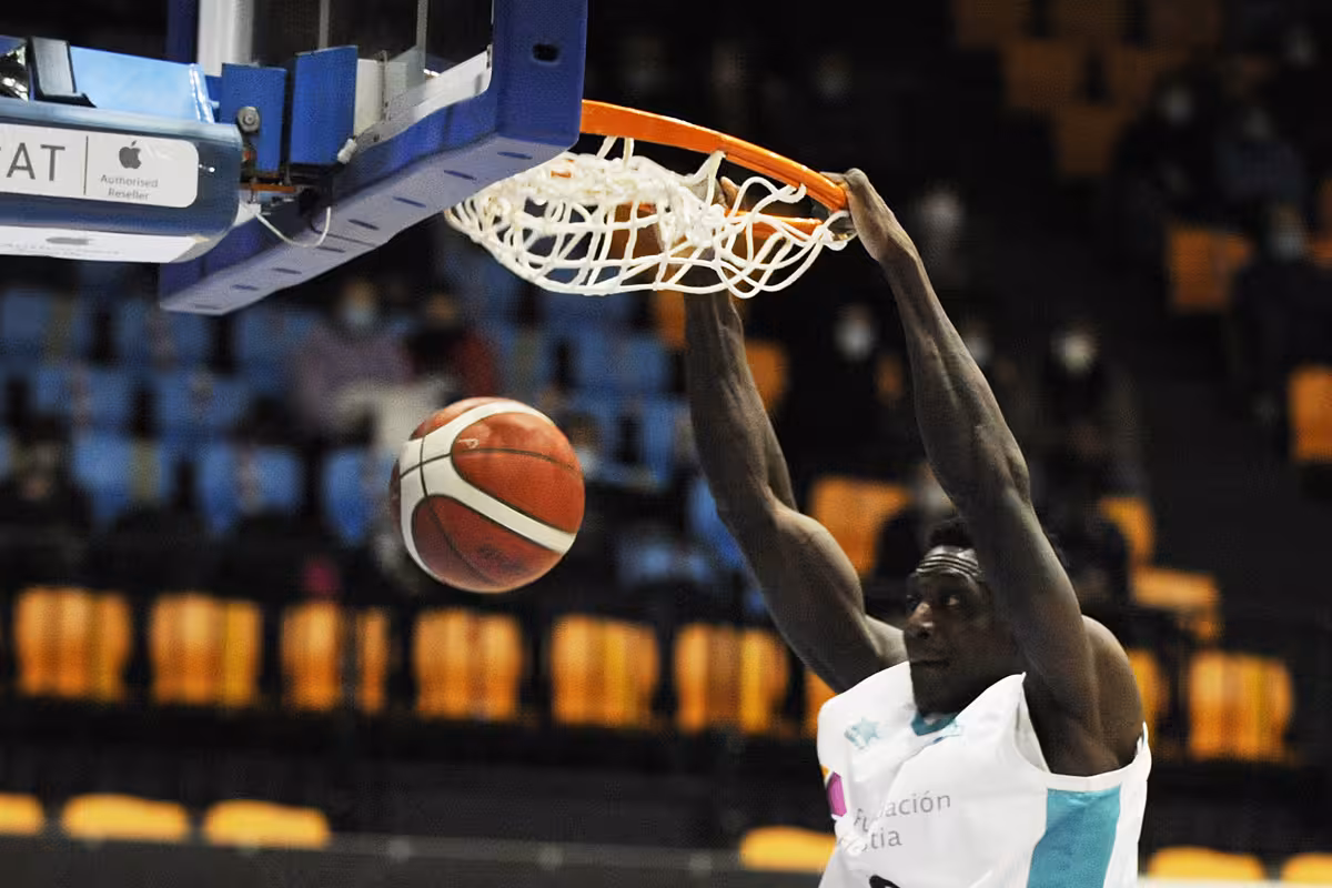 A seguir con el acoso al liderato