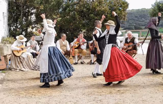 El baile menorquín y el oficio de 'arader' se suman al inventario de patrimonio