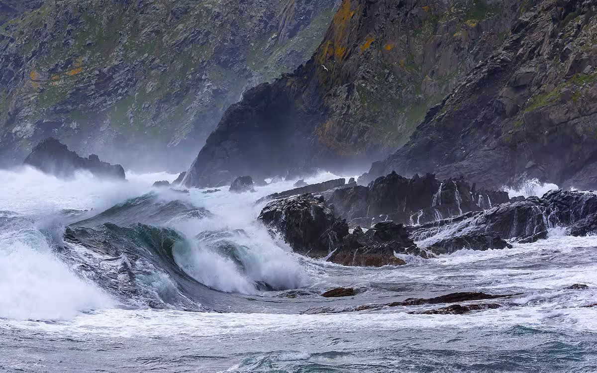 El temporal entra con fuerza: 19 litros en Maó y olas de más de 5 metros