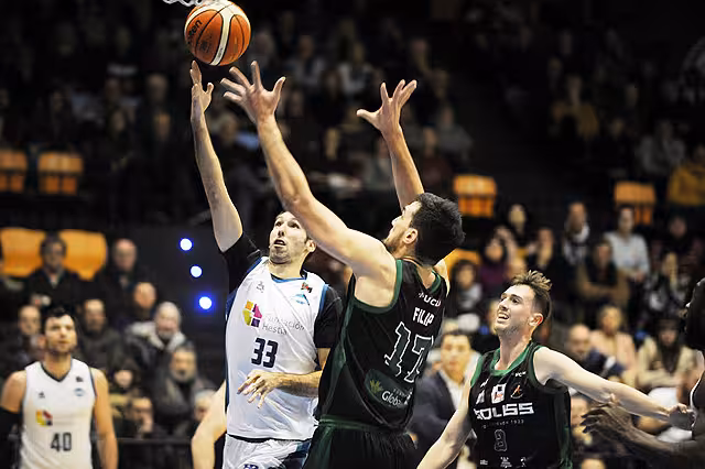 (Vídeo) El triple de Corbacho que se ha hecho viral