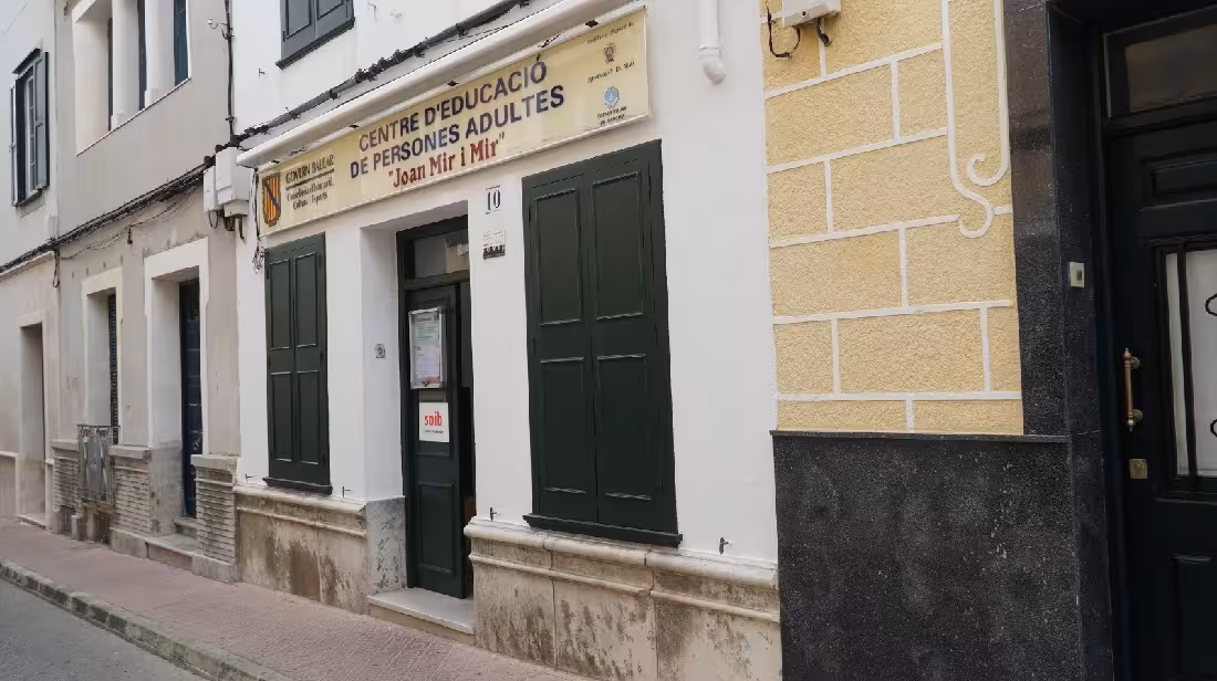 El Govern impulsa la educación de adultos en Menorca