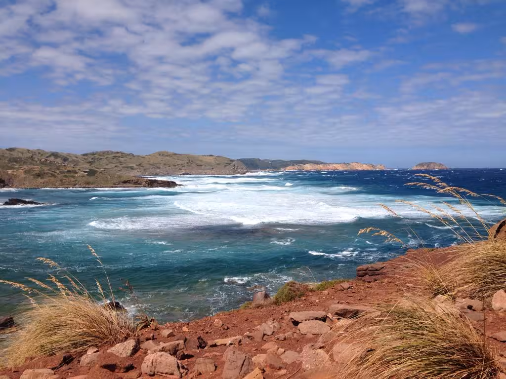 Rachas de tramontana de 40 km/h en Menorca y bajada de temperatura hasta los 29 grados