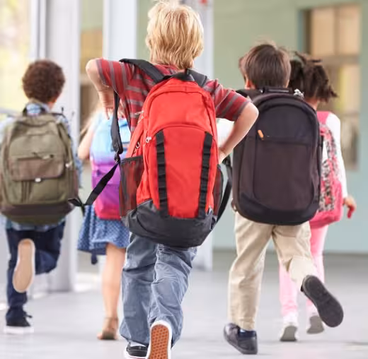 Los niños transmiten menos la Covid-19: el argumento para la "vuelta al cole" presencial