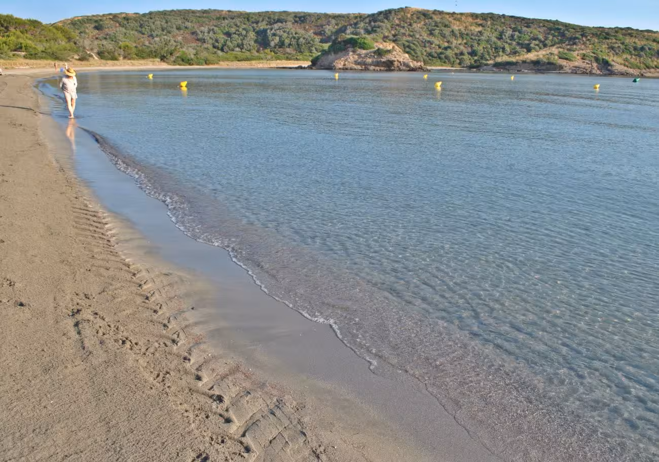 Instalan en las playas de Menorca carteles informativos para la prevención de la Covid-19