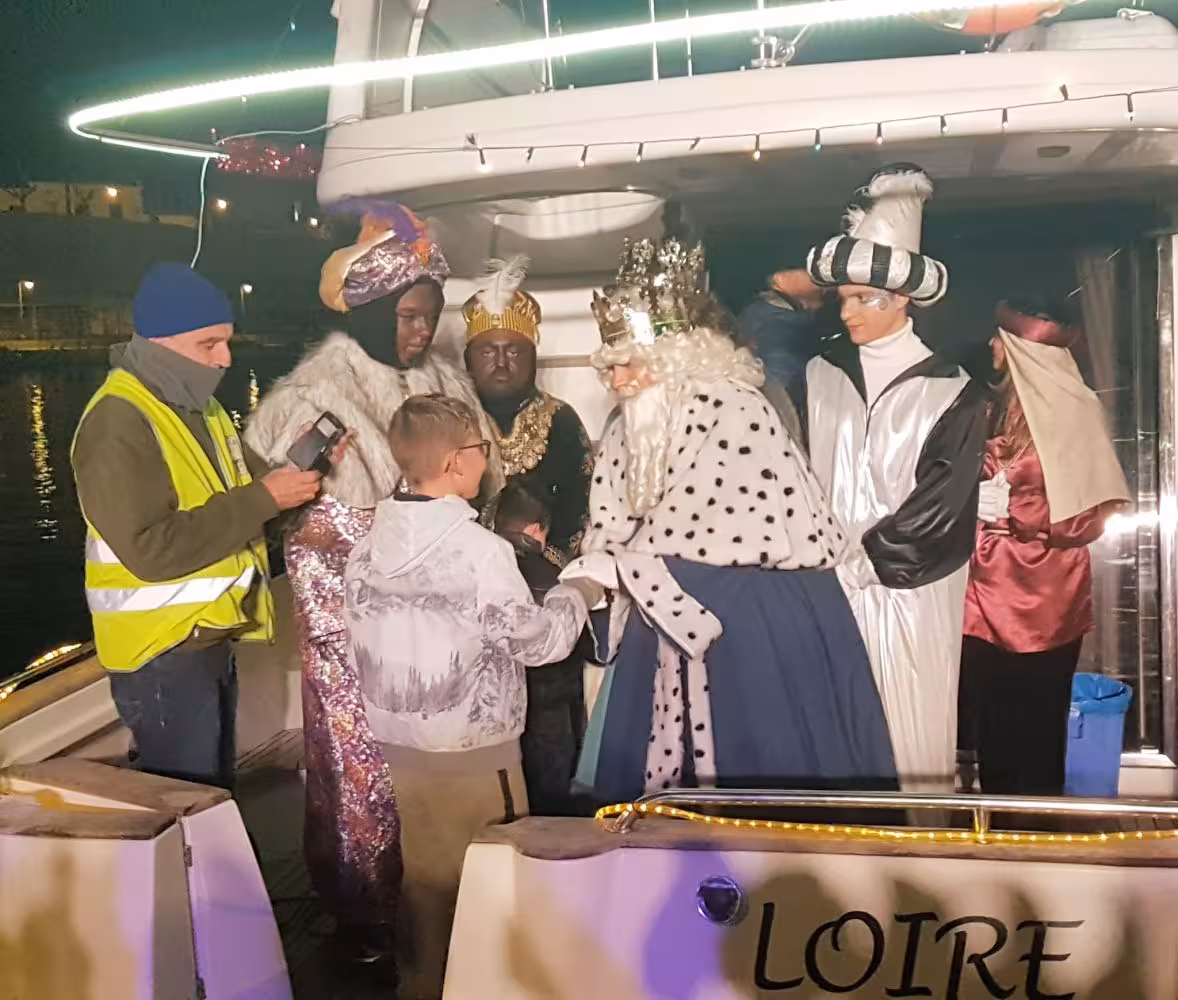 (Fotos) La magia de los Reyes llega a Es Castell