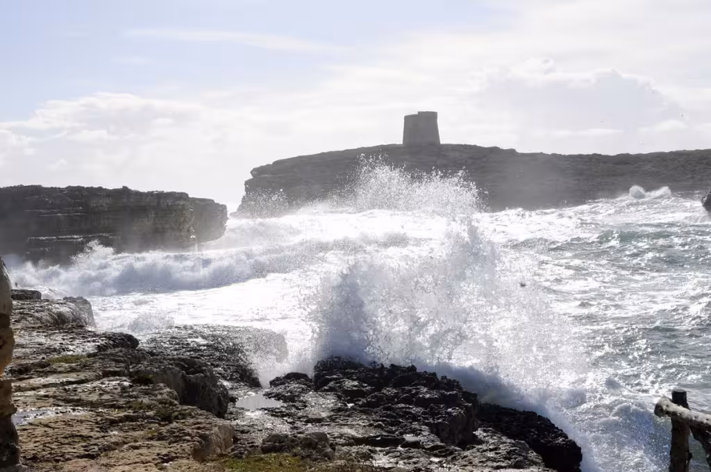El temporal se aleja, pero Menorca sigue en alerta