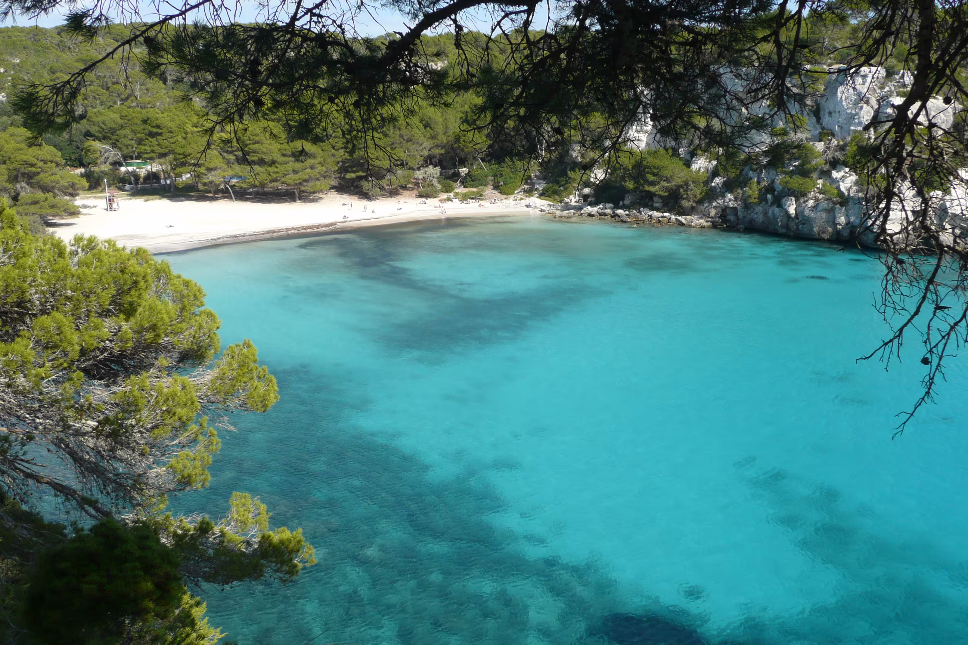 Cala en Turqueta en el Top 5 de "sitios con encanto que te animarán a volver a Baleares"