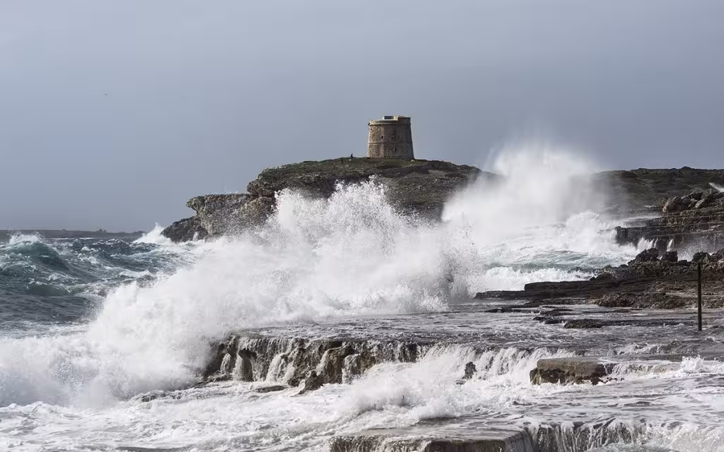 Alerta amarilla en Menorca con abundantes lluvias y rachas de viento de 60 km/h