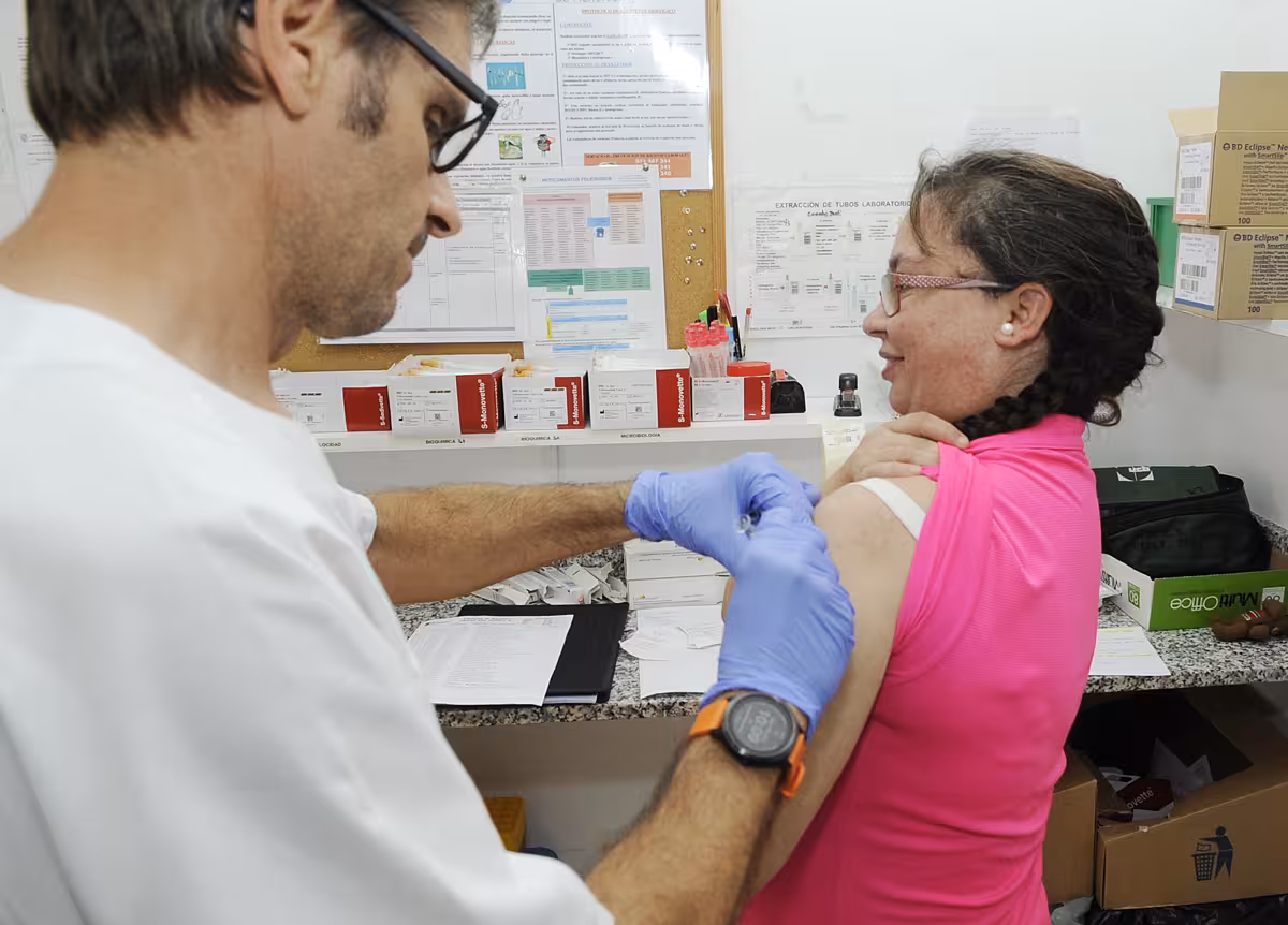 (Fotos) 9.000 vacunas contra la gripe en Menorca