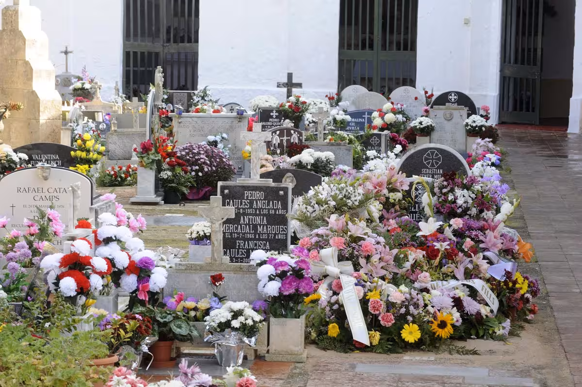 Visitas guiadas al cementerio antiguo de Ciutadella