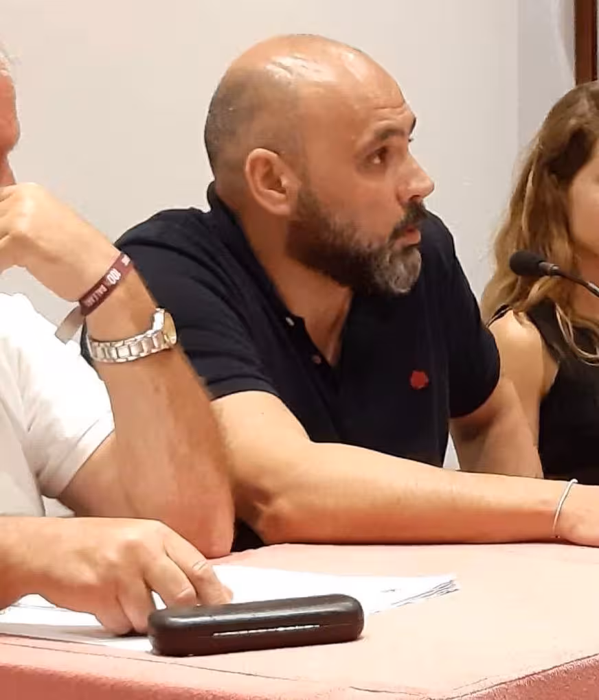 Sara Alzina al Senado con permiso de Jorge de Diego