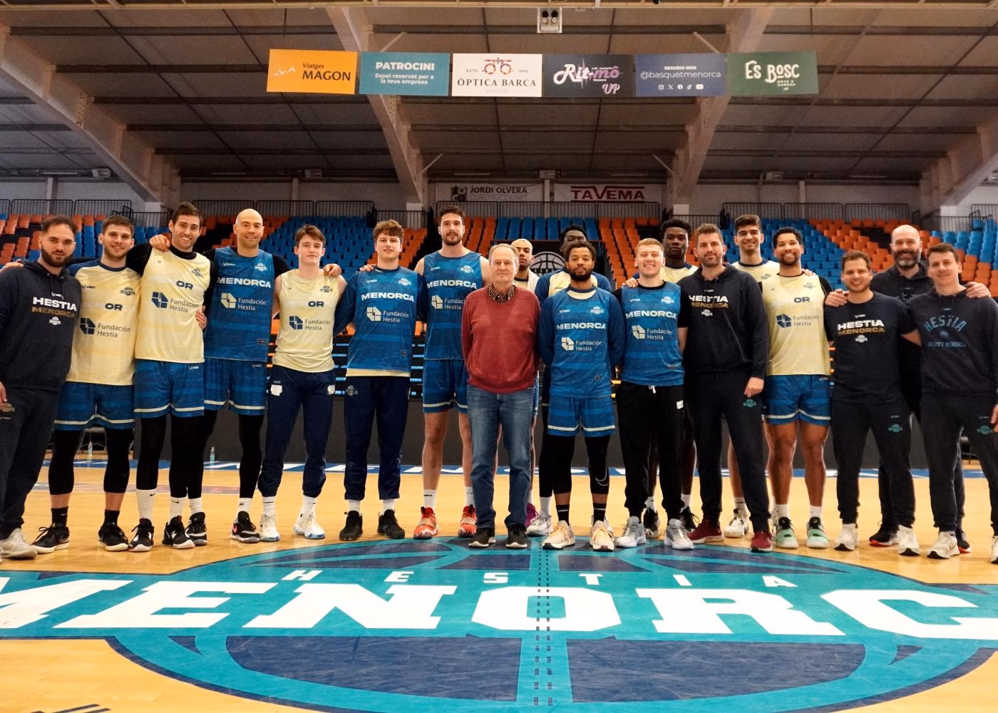 Aíto García Reneses imparte su sabiduría en Bintaufa