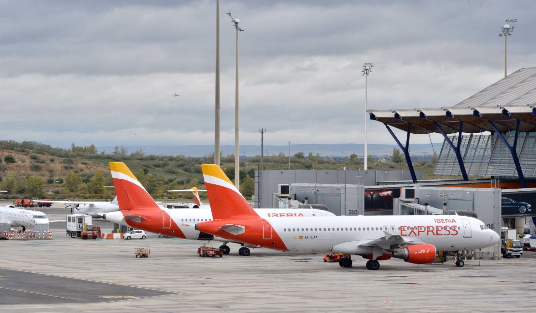 Iberia Express aumenta su apuesta por Menorca con un incremento del 33% en asientos este verano