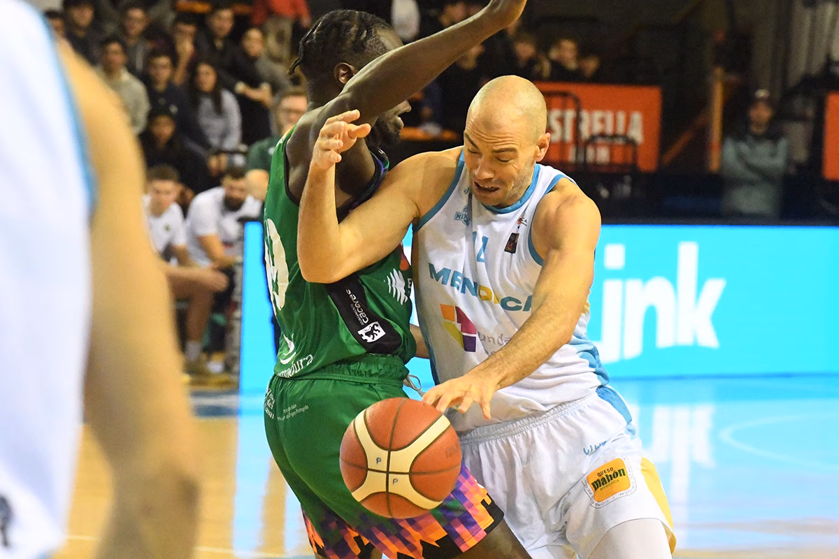 El Hestia Menorca quiere acercarse aún más a la permanencia