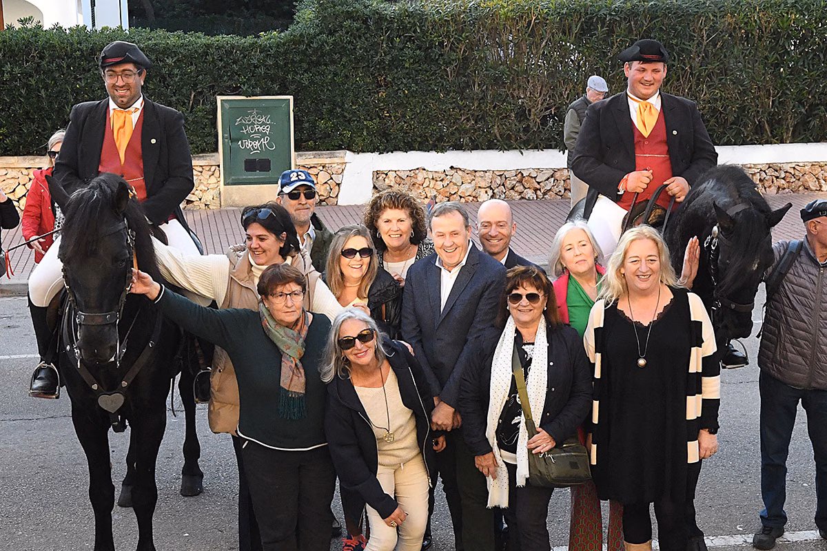 (Fotos) Llegan a Menorca los primeros turistas del Imserso