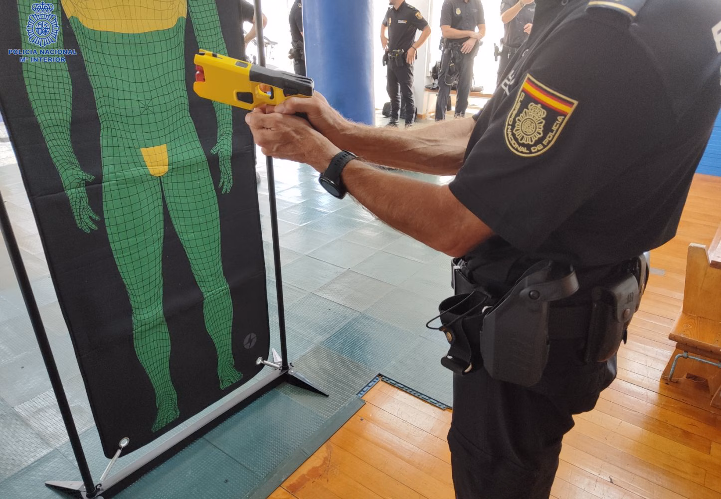 Equipamiento policial en Menorca: Maó y Ciutadella cuentan ahora con pistolas eléctricas
