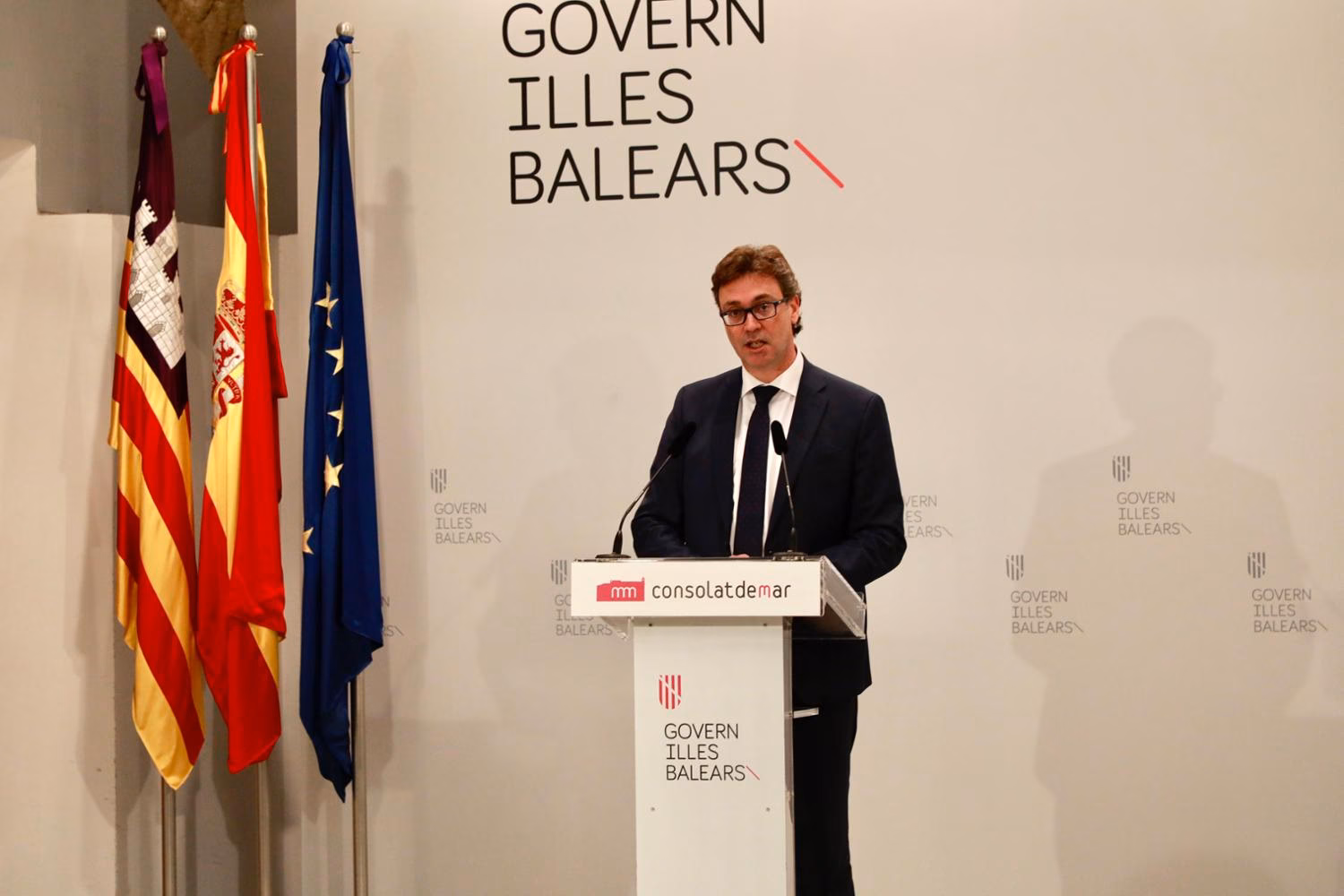 El Govern mantendrá "a corto plazo" la exigencia de catalán a los empleados públicos