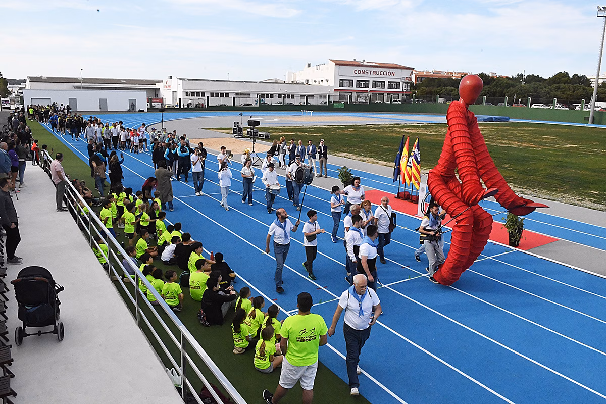 (Fotos) Maó inaugura el nuevo complejo de la pista de atletismo