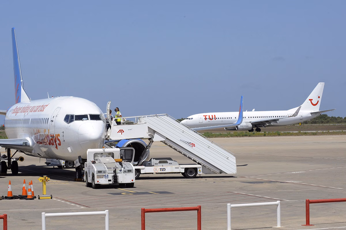 El Aeropuerto de Menorca gestionará 358 vuelos durante el fin de semana