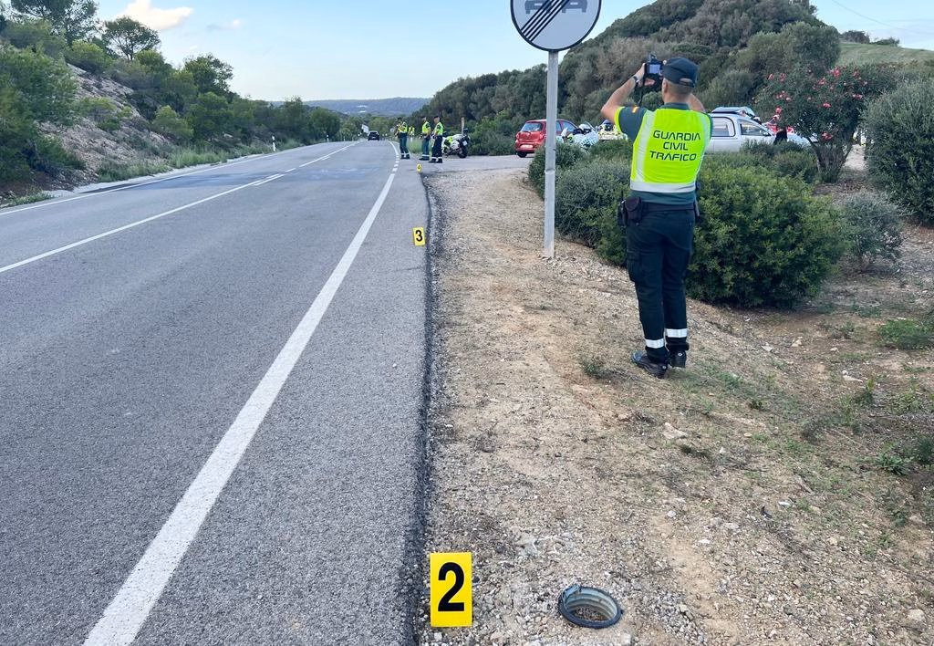 (Ampliación) Un vecino de Sant Lluís de 57 años fallece en un accidente de moto