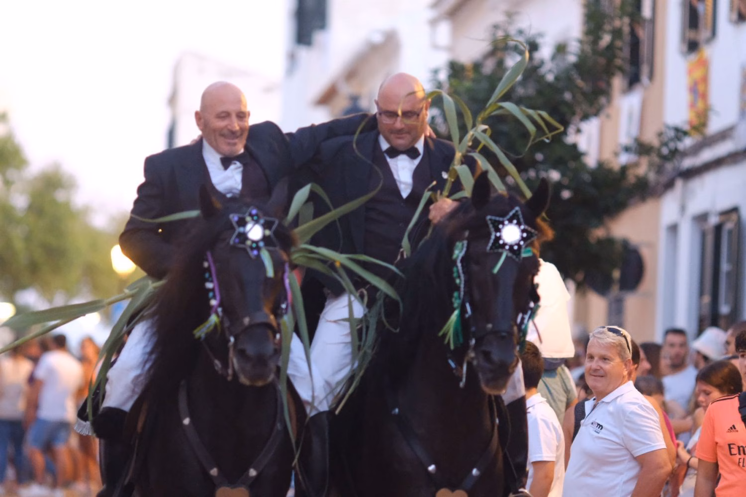 (Fotos y vídeo) 'Ses corregudes' permiten atisbar el fin de la fiesta