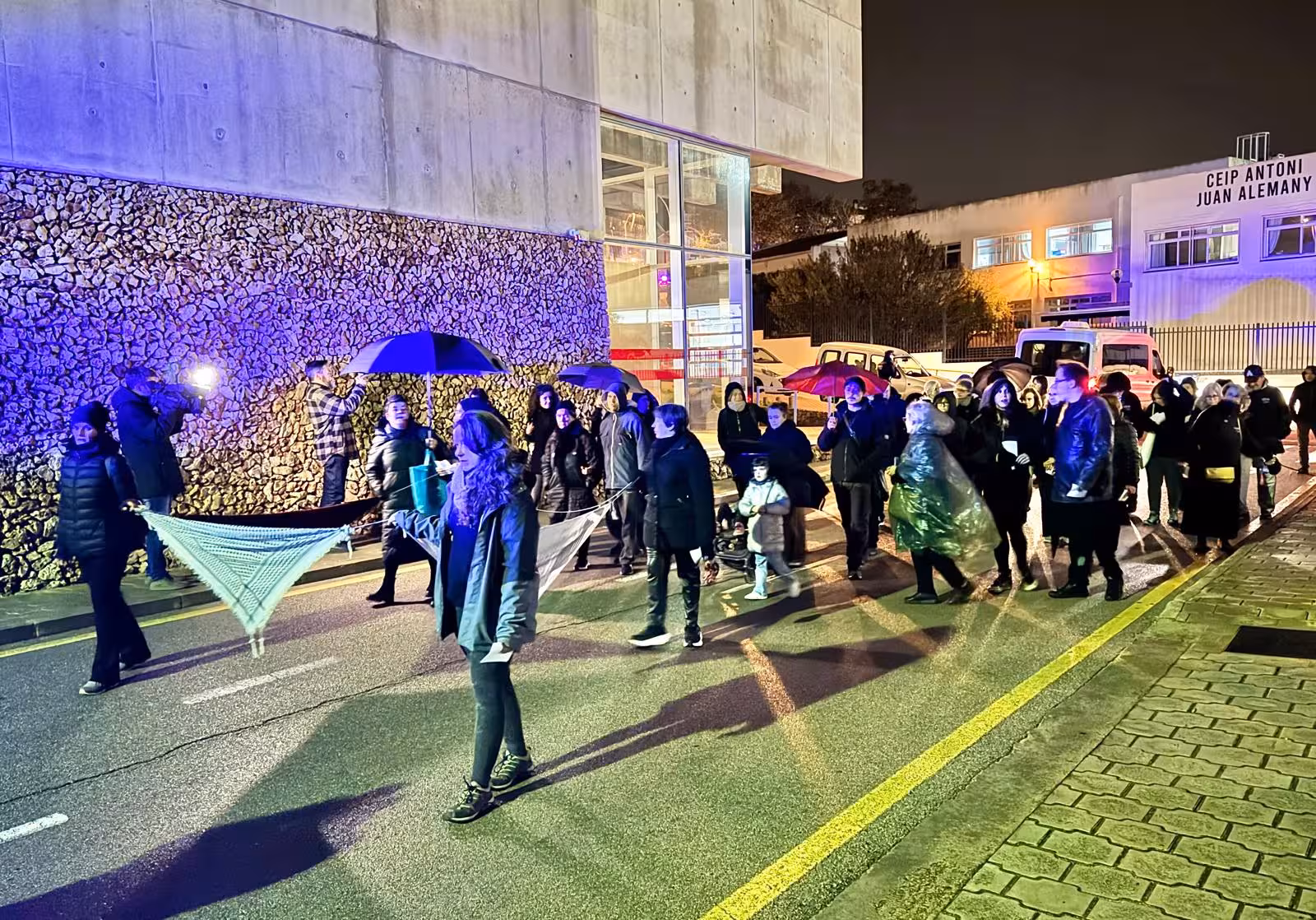 Así partió la manifestación de los juzgados de Maó. (Foto: T.M.)