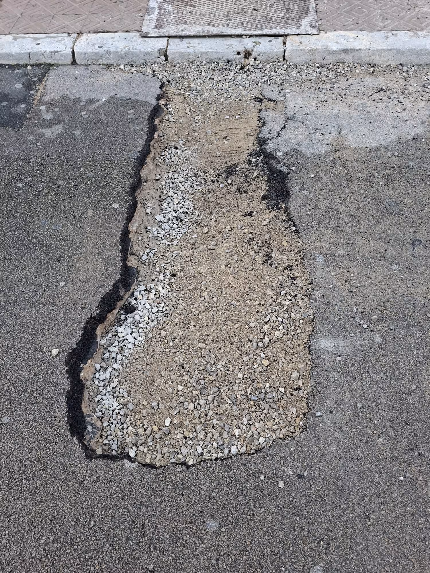 Fue causado por una fuga de agua.