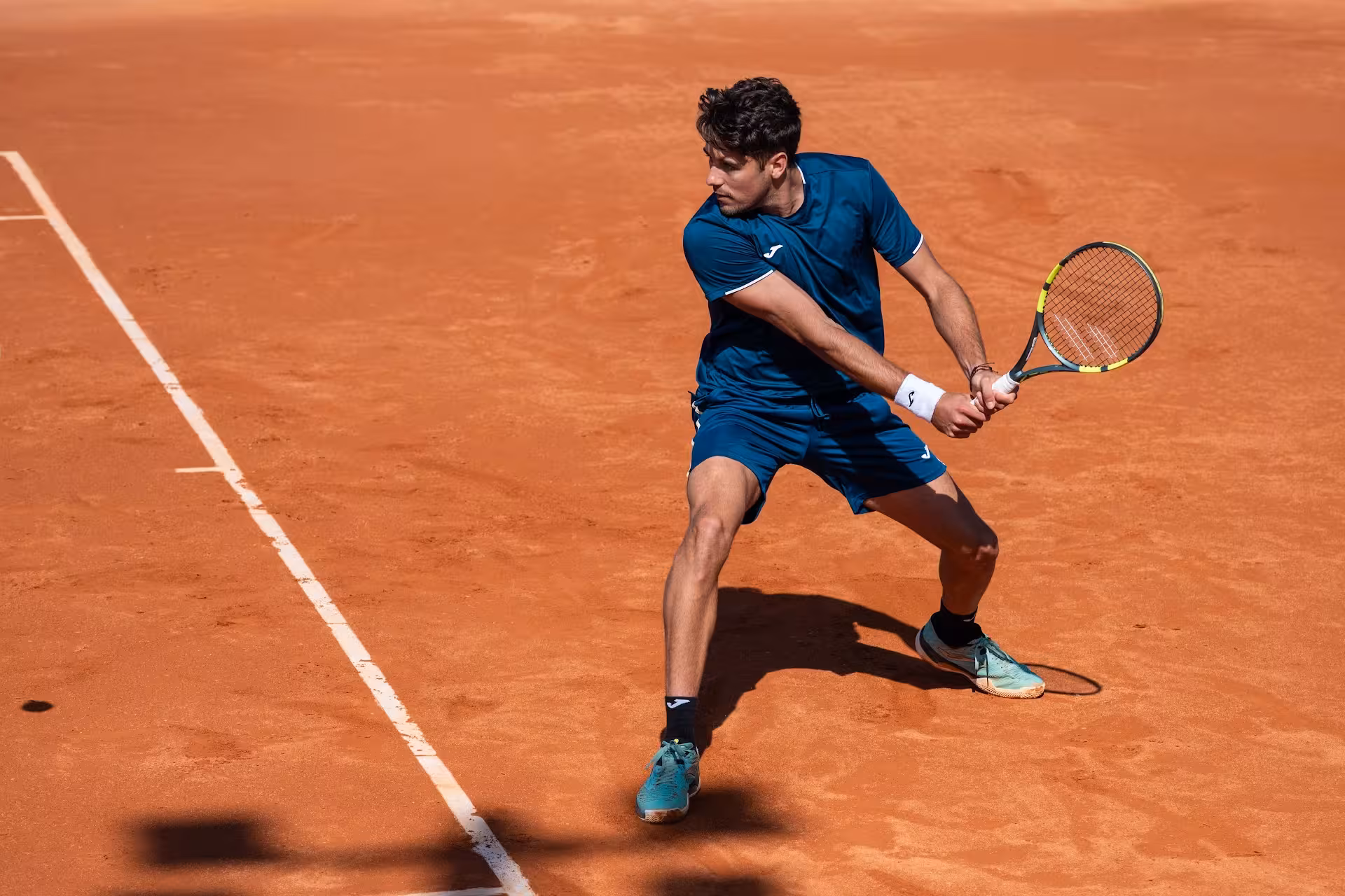 Álex Martínez entró desde la previa y ayer dejó fuera al cabeza de serie número 1 en la gran sorpresa del torneo. (Foto: OPEN MENORCA)