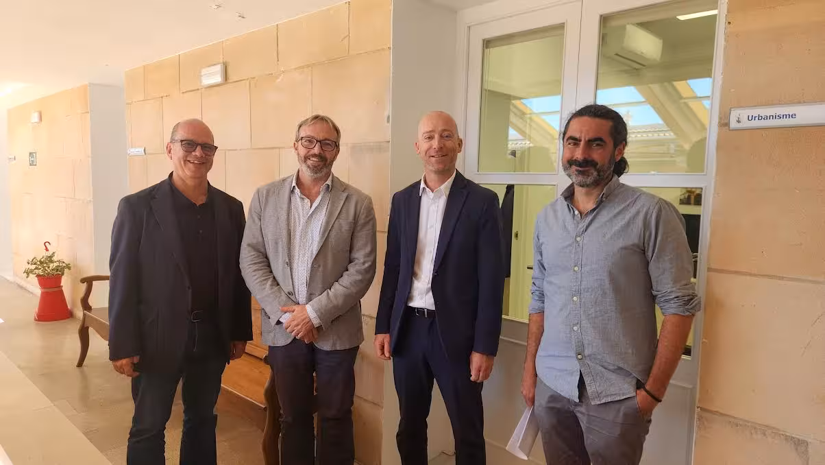 Imagen del artículo: El Ayuntamiento de Es Castell recupera la normalidad tras reparar sus problemas estructurales