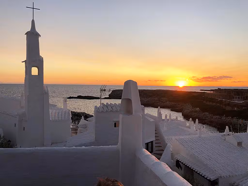 Menorca tiene una belleza natural y una tranquilidad que la diferencia del resto del archipiélago.