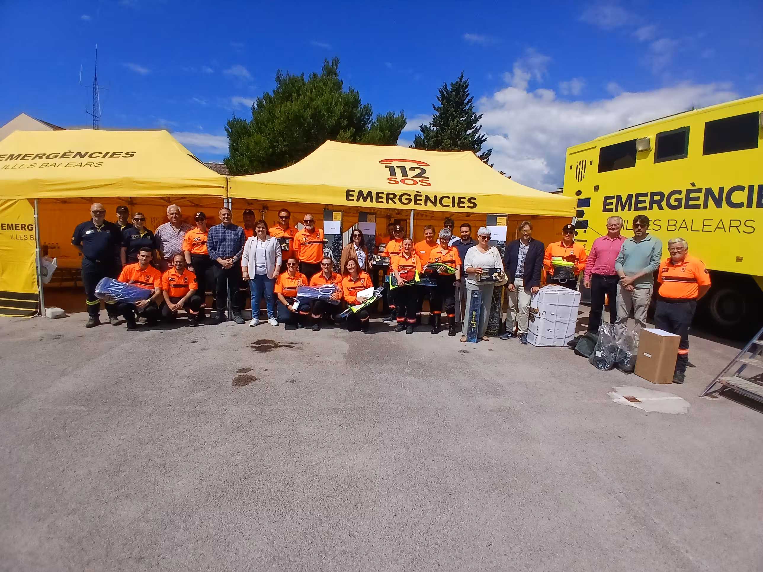 La entrega del material ha tenido lugar este domingo. (Foto: CAIB)
