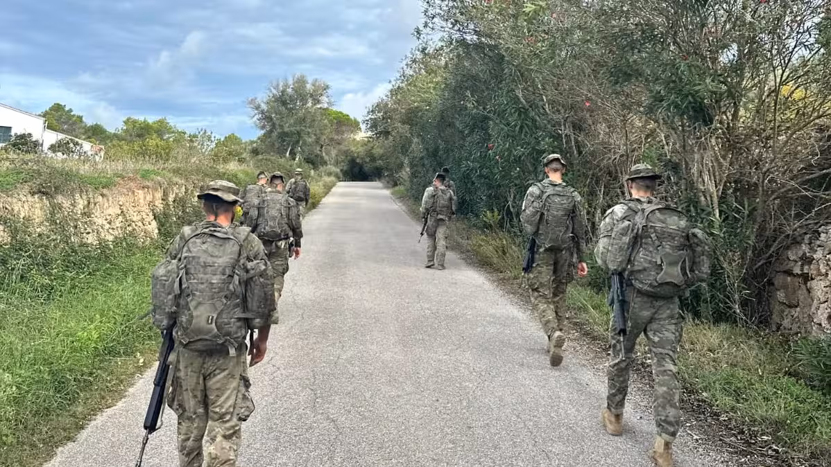 Imágenes del último ejercicio en la isla. (Foto: Estado Mayor de la Defensa)