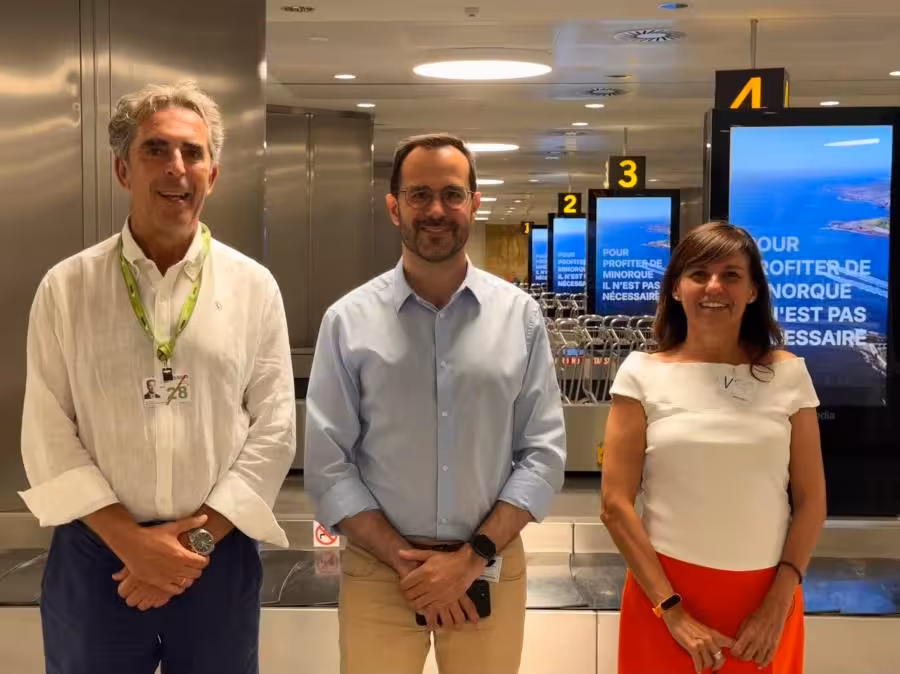 El Aeropuerto de Menorca y el Ayuntamiento de Maó trabajan conjuntamente para la campaña de concienciación. (Foto: AYUNTAMIENTO DE MAÓ)