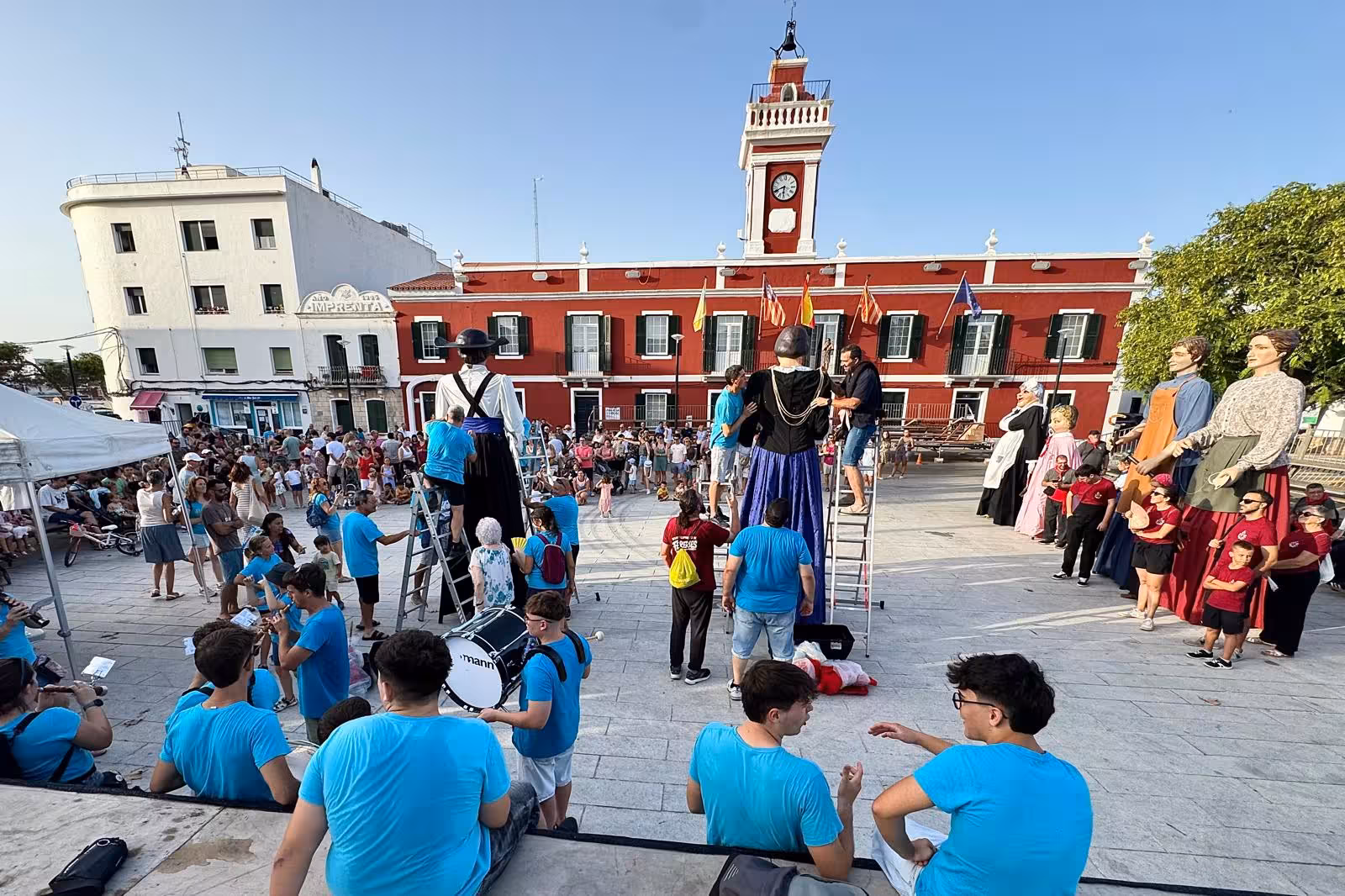 Es Castell saborea ya el ambiente de Sant Jaume.
