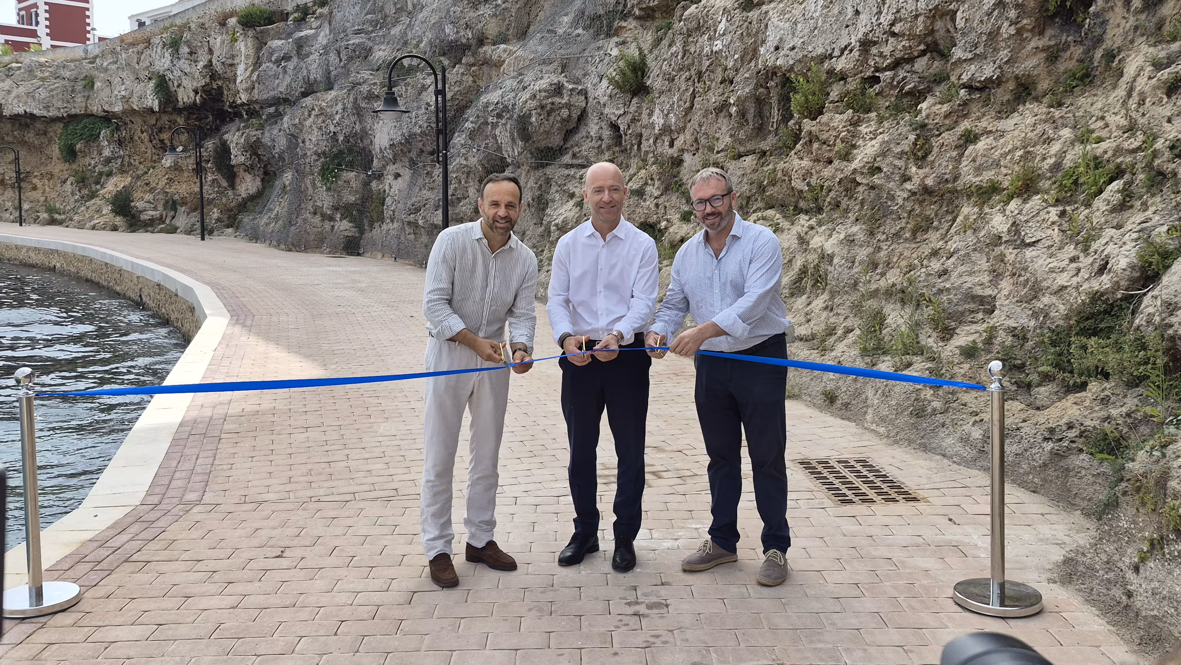 La APB, el Consell Insular de Menorca y el Ayuntamiento de Es Castell han oficializado el estreno. (Foto: APB)