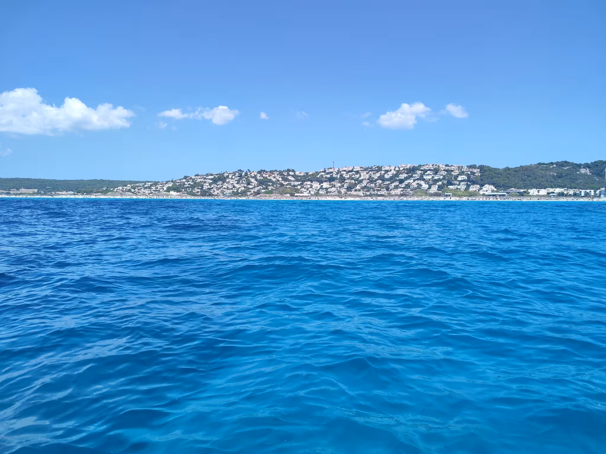 Son Bou desde el mar. (Foto: REDACCION)