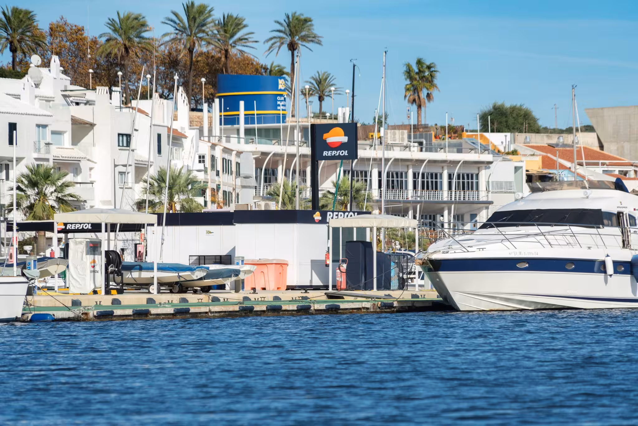 La salida y la varada de la flota formada por 88 barcos supondrá algunas restricciones al tráfico en el entorno de la zona de varada.