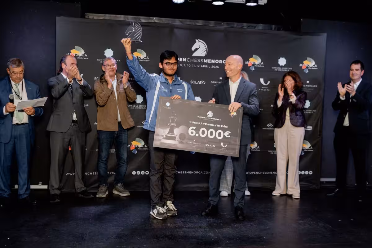 Ganador de la última edición: GM Mishra Abhimanyu (autoría: Open Chess Menorca/Be Creative)