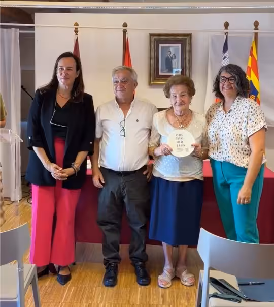 Imagen de la entrega de placas