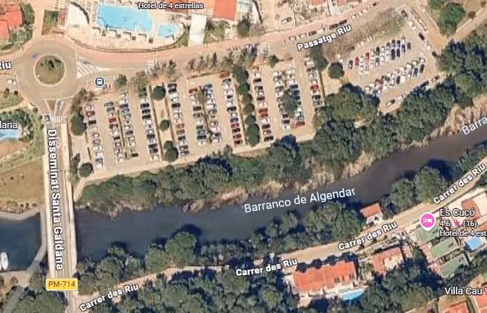 Más capacidad y tres paradas de autobús: así será la reordenación del aparcamiento de Serpentona
