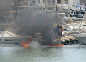 La Policia Portuaria sofocó las llamas con un extintor.