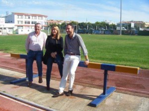 Pons Olives, Reynés y Escudero en las instalaciones del polideportivo.