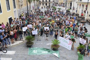 Manifestación en Maó en contra del TIL.