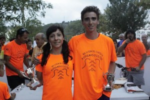 López y Rochelt, posando con los trofeos (Fotos: deportesmenorca.com)