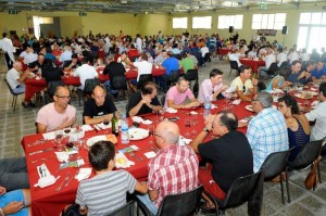 Momento de la comida en el Recinte Firal (Fotos: Tolo Mercadal)