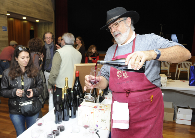 fiesta del vino beaujolais nouveau en sant lluis